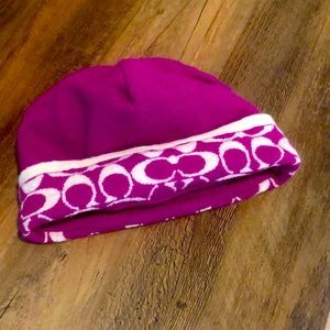 ⭐️ COACH ⭐️ Winter cal fuchsia pink with white signature C border